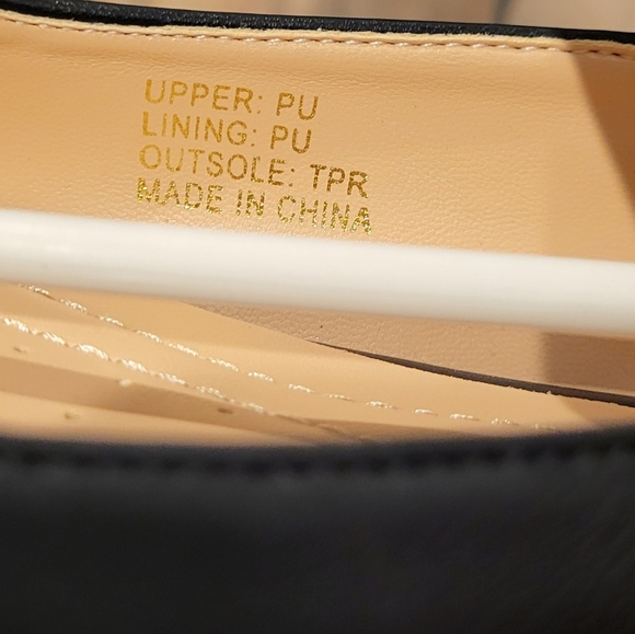 Viapipa Mary Jane Matte Black Shoes with Jeweled Clasp NEW Size 9.5 - Picture 5 of 11